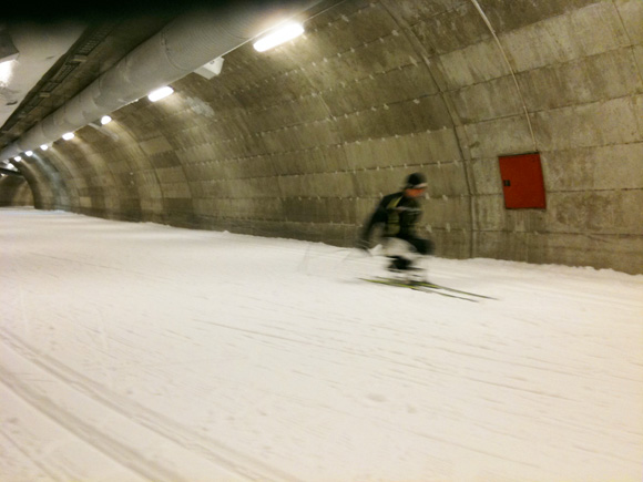 ［写真］スキートンネル