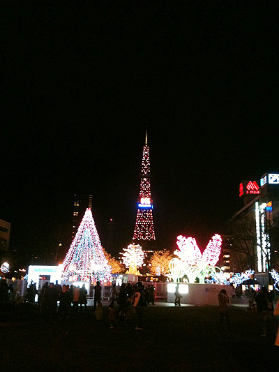 札幌のテレビ塔、クリスマスツリーに