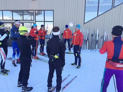 午後のトレーニングはエクササイズスキーとチームスプリント