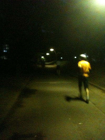 夜のジョギングの様子